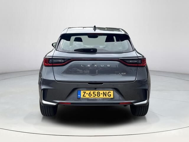 Lexus LBX 1.5 Original Edition 2WD | Stoelgeheugen | elektrische verstelbare stoelen | Mark Levenson | 360 graden camera | Elektrische achterklep | Dodehoeksensoren | Headup display |