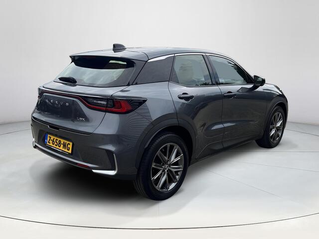 Lexus LBX 1.5 Original Edition 2WD | Stoelgeheugen | elektrische verstelbare stoelen | Mark Levenson | 360 graden camera | Elektrische achterklep | Dodehoeksensoren | Headup display |