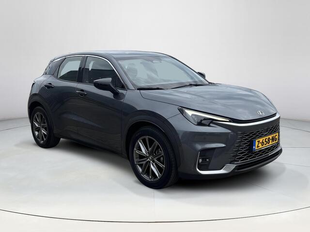 Lexus LBX 1.5 Original Edition 2WD | Stoelgeheugen | elektrische verstelbare stoelen | Mark Levenson | 360 graden camera | Elektrische achterklep | Dodehoeksensoren | Headup display |