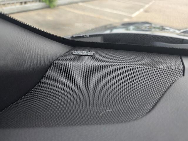 Lexus LBX 1.5 Original Edition 2WD | Stoelgeheugen | elektrische verstelbare stoelen | Mark Levenson | 360 graden camera | Elektrische achterklep | Dodehoeksensoren | Headup display |