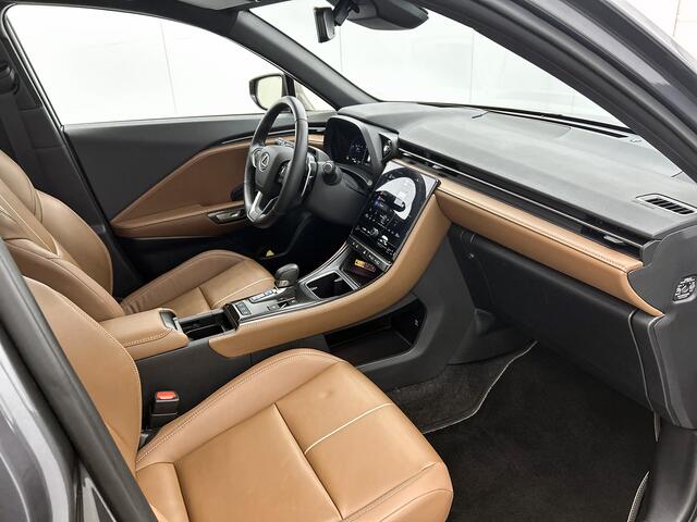 Lexus LBX Relax 2WD Advanced Pack | BTW voertuig | Mark Levinson | Bruin Leder | Memory Seat | Stoel+Stuurverwarming | Head-Up Display | Blind Spot Monitor | Full LED Adaptive | Elektrische achterklep |