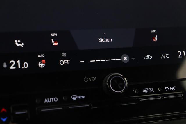 Lexus LBX 1.5 2WD | Comfort & Safety Pack | Apple Carplay/Android Auto | Parkeersensoren | Stoel/Stuurverwarming | Parkeercamera |