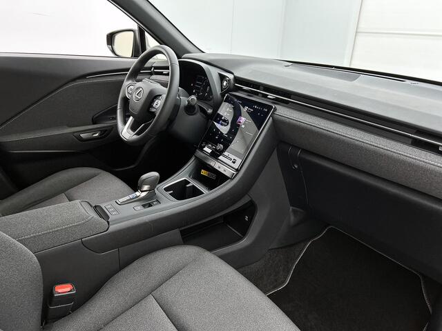 Lexus LBX 2WD Safety+Comfort Pack | BTW voertuig | Stoelverwarming | Blind Spot Monitor | Parkeersensoren voor+achter | Keyless Entry/Start | Draadloze telefoonlader | Cruise Control Adaptive | Apple CarPlay/Android Auto |