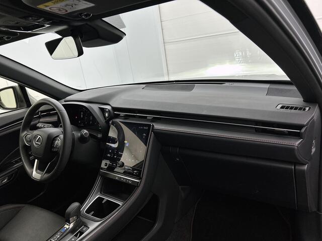 Lexus LBX 1.5 Emotion 2WD | NL-Auto | BTW-Auto | Carplay |