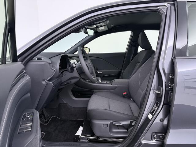 Lexus LBX 1.5 Hybrid Business Line | Navigatie | PDC | Leenauto even wachten met adverteren