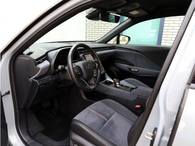Lexus LBX 1.5 Cool 2WD | Carplay | Memory Seat | Leder/Suede