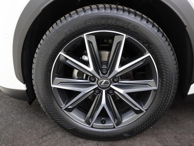 Lexus LBX Emotion 2WD | Mark Levinson | 360 Camera | Head Up Display | Sportieve Velgen | Demo