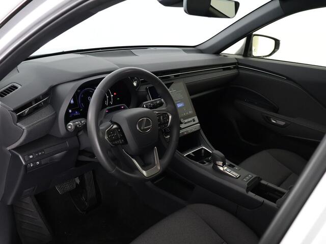Lexus LBX 1.5 Business Line Bi-Tone 2WD | Dodehoek detectie | Stuur- & Stoelverwarming | Navigatie | Parkeersensoren