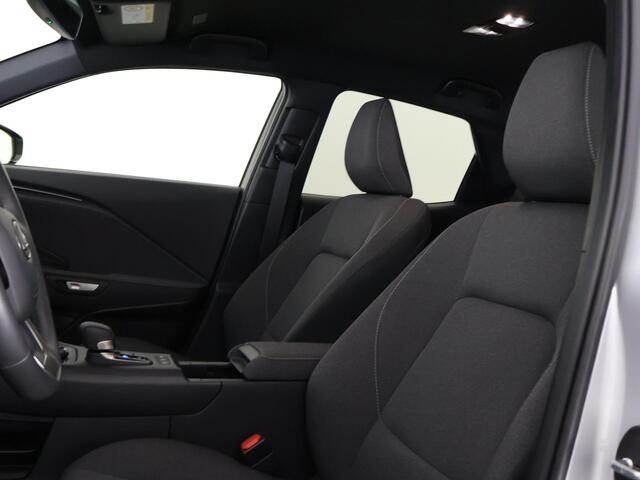 Lexus LBX 1.5 Business Line Bi-Tone 2WD | Dodehoek detectie | Stuur- & Stoelverwarming | Navigatie | Parkeersensoren