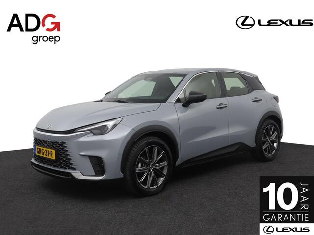 Lexus LBX 1.5 Elegant 2WD | Trekhaak | 18 Inch Lichtmetalen velgen | Blind Spot monitor | Lederen bekleding