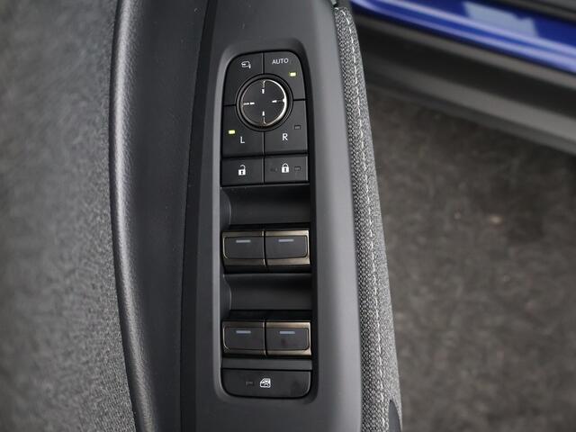 Lexus LBX 1.5 2WD