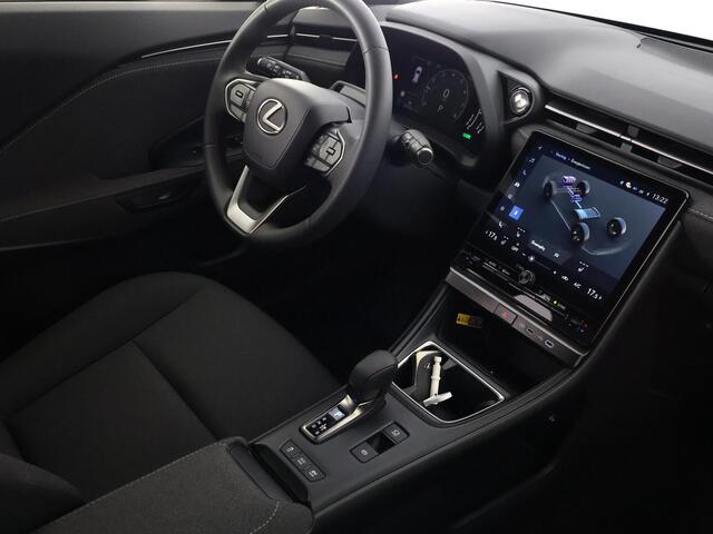 Lexus LBX 1.5 Business Line 2WD | Dodehoek detectie | Stuur- & Stoelverwarming | Navigatie | Parkeersensoren |