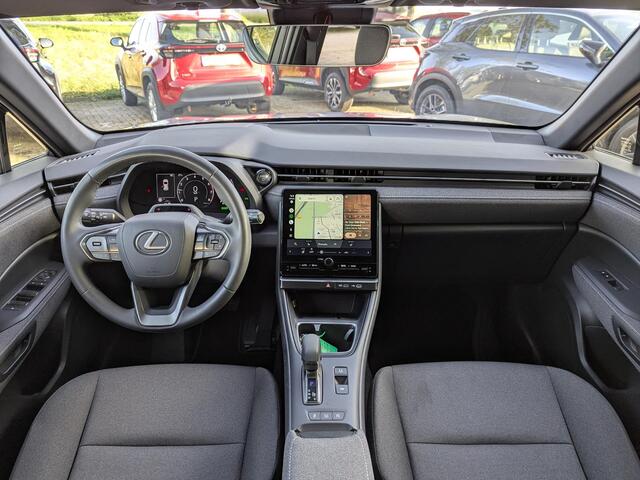 Lexus LBX 1.5 Business Line 2WD | Comfort + Safety Pack | Stoel- stuurverwarming | BSM | PDC V+A | ACC | Camera