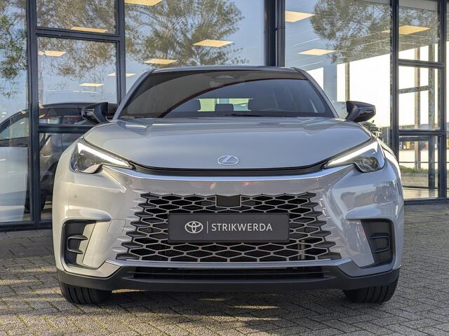 Lexus LBX 1.5 Business Line 2WD | Comfort + Safety Pack | Stoel- stuurverwarming | BSM | PDC V+A | ACC | Camera
