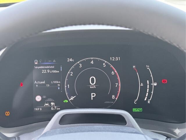 Lexus LBX 2WD | Achteruitrijcamera | Apple Carplay/Android Auto | Cruise control adaptief | Voorstoelen verwarmd | keyless entry/start | – foto 10