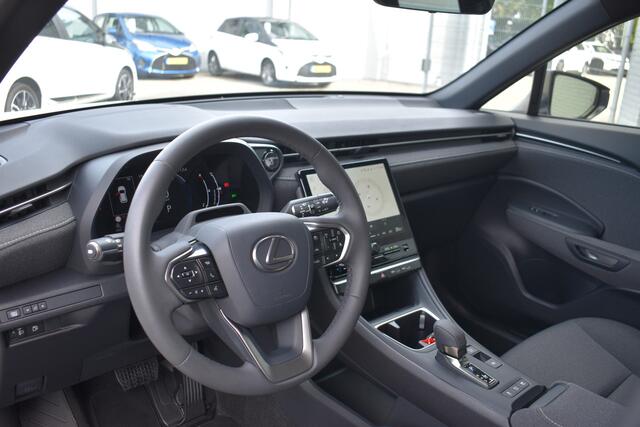 Lexus LBX Business Line 2WD Limited Automaat 136pk | Dodehoekdetectie | Stoelverwarming | Draadloze telefoonlader | – foto 2