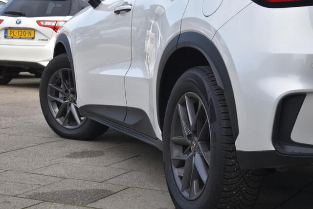 Lexus LBX Business Line 2WD Limited Automaat 136pk | Dodehoekdetectie | Stoelverwarming | Draadloze telefoonlader | – foto 5