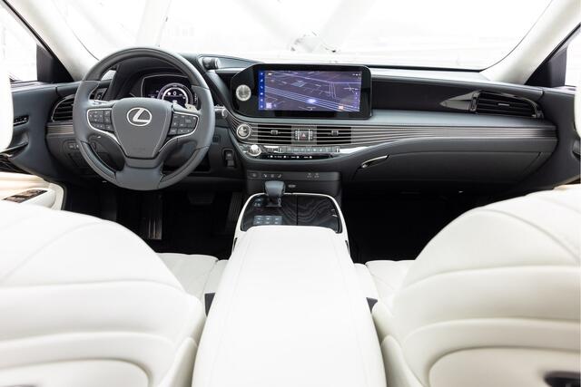 Lexus LS 500h AWD President Line | Ottoman seat | Massage function |