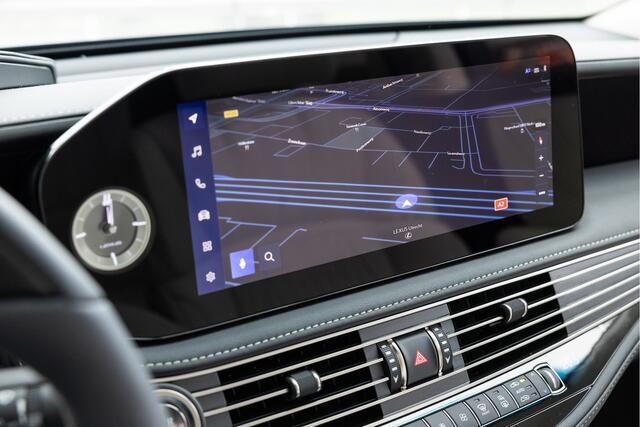Lexus LS 500h AWD President Line | Ottoman seat | Massage function |