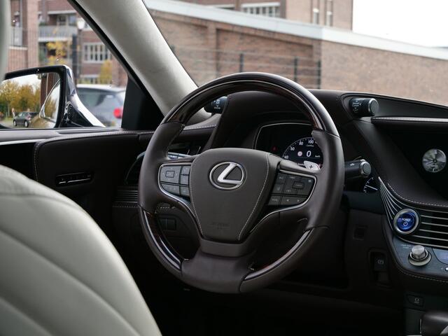 Lexus LS 500h AWD President Line Hybride 359 Pk Automaat Navi / Leer / Schuifdak / Entertainment systeem achter / Camera / Stoelverwarwing en koeling