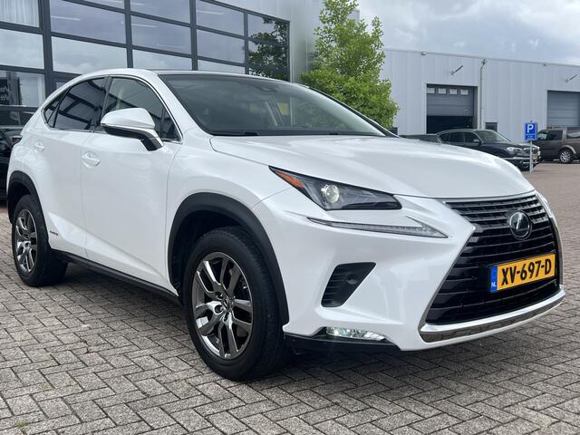 Lexus NX 300H Luxery Line Panoramadak Navigatie Adaptive Cruise Control Leder Carplay Elek Stoelen + Verwarming Camera DAB Hybride Lage Kilometerstand