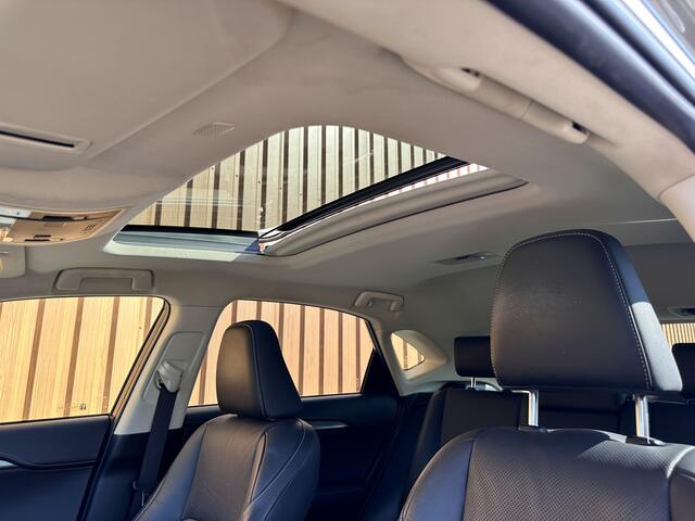 Lexus NX 300h AWD Luxury Line | Schuif/Kanteldak | Cruise Control | Achteruitrijcamera | Keyless Go/Entry | Apple Carplay/Android Auto | Parkeersensoren | DAB | Bluetooth | Stoelverwarming |