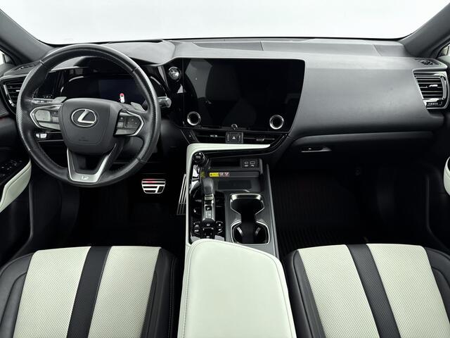Lexus NX 450h+ AWD F Sport Line | Stoel en stuurwiel verwarmd | LM velgen | Draadloze telefoonlader | Navigatie | 360 Camera | Dodehoek Ass. |