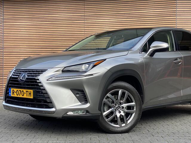 Lexus NX 300h AWD Luxury Edition Panoramadak / Lederen bekleding / Navigatie