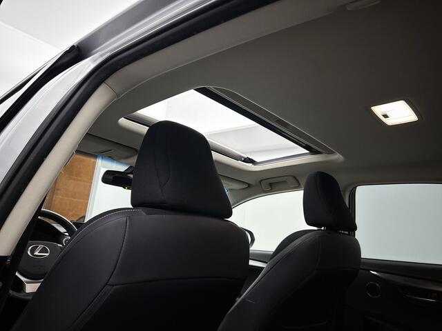 Lexus NX 300h AWD Sport Edition | Trekhaak | Stoelverwarming |