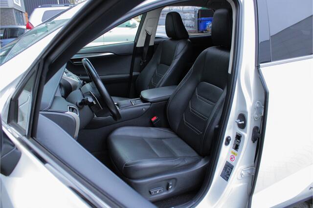 Lexus NX 300h AWD Luxury Line |dealer onderhouden|schuifdak|leder|Apple/Android|