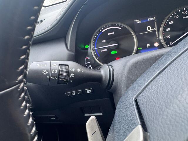 Lexus NX 300h AWD Business Line