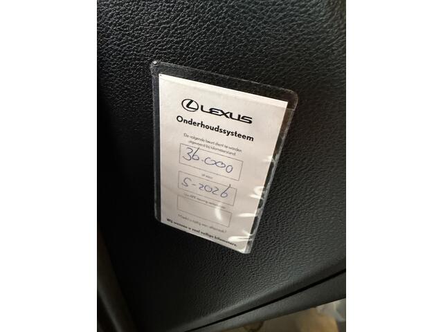 Lexus NX 350h AWD Luxury Line | LEDER | CAMERA | LED LAMPEN | ADAPTIEVE CRUISE | DODEHOEK DETECTIE | HUD DISPLAY | STUURVERWARMING/VERWARMDE STOELEN | NAVIGATIE |