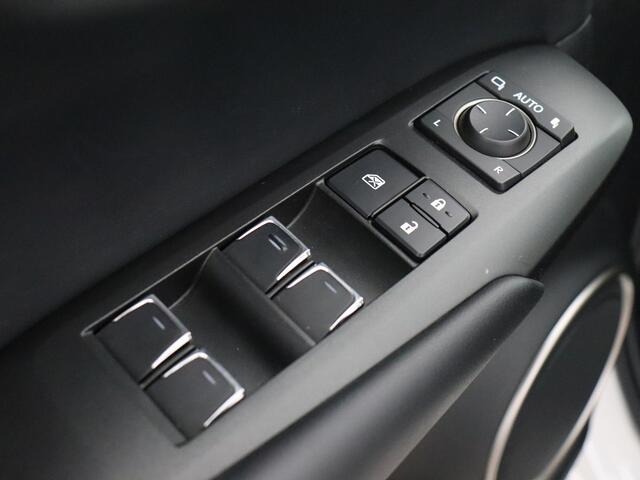 Lexus NX 300h AWD Luxury Line Parelmoer wit! (Afn. Trekhaak / Pano / ACC / Navi / Carplay)