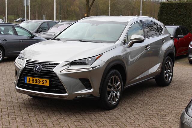 Lexus NX 300h AWD Luxury Line / Trekhaak / Camera / Leder / Keyless / 18'' / Navigatie / Stoelverwarming / Cruise Control