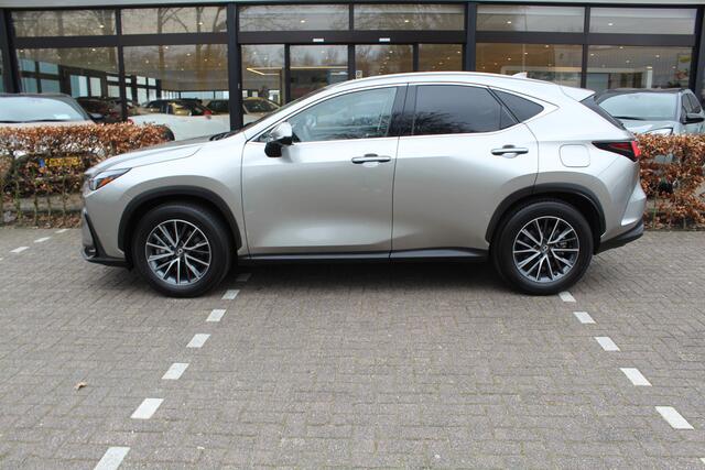 Lexus NX 450h+ AWD Luxury Line | Rijklaar | Trekhaak 1.500kg | Leder | Stoel-/stuurverw. | El.achterklep | Blind Spot | El.stoelen
