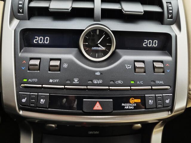 Lexus NX 300h AWD President Line | Mark Levison | Pano | HUD | Sensoren