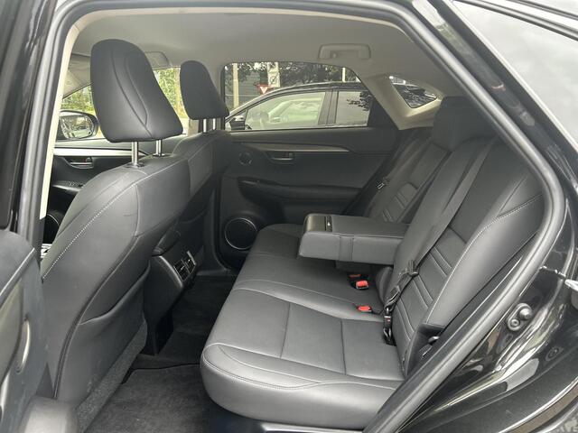 Lexus NX 300h AWD | Getint glas | Lederen bekleding | Volledige historie | Navigatiesysteem