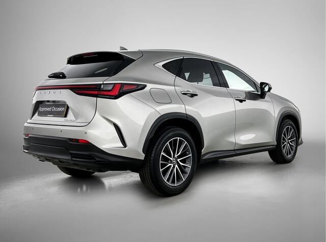 Lexus NX 450h+ AWD Luxury Line | Navigatie | HUD | Elektrische Achterklep |