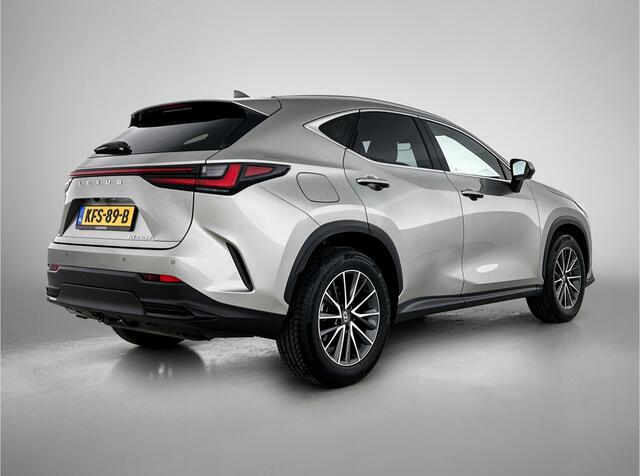 Lexus NX 450h+ AWD Luxury Line | BTW voertuig | 360 Camera | Stoel+stuurverwarming | Elektrische achterklep | Parkeersensoren voor+achter | Blindspot monitor | Onderweg-naar-dealer