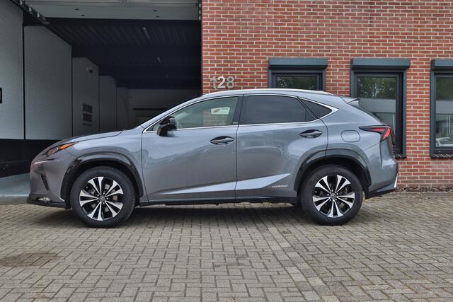 Lexus NX 300h AWD Executive Line Stoel verw, Lane assist, Cr, PDC, Camera