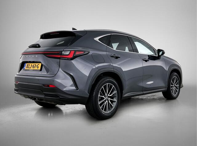 Lexus NX 450h+ AWD Luxury Line | Stoel- en Stuurverwawrming | Trekhaak 1.500 kg | Elektrische Achterklep |