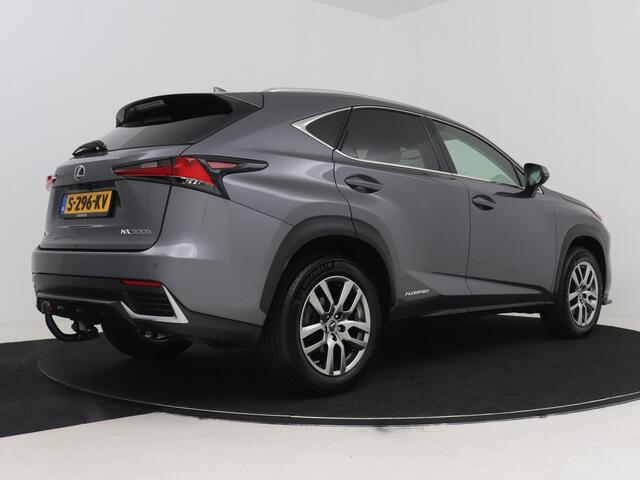 Lexus NX 300h AWD Luxury Edition | Dealer Onderhouden | Trekhaak | Stoel+stuurverwarming | Lederen bekleding | Voorstoelen Elektrisch Verstelbaar | Elektrische Achterklep | Cruise Control Adaptive |