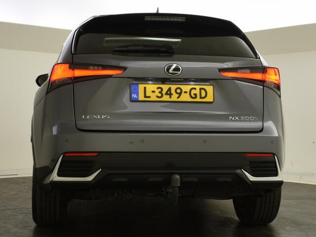 Lexus NX 300h AWD Executive Line | Panorama | Mark Levinson | Trekh.