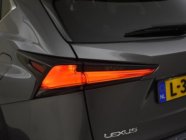 Lexus NX 300h AWD Executive Line | Panorama | Mark Levinson | Trekh.