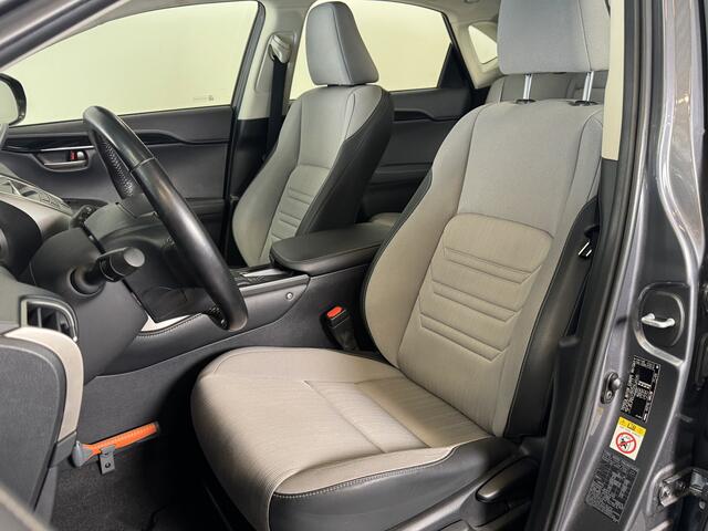 Lexus NX 300h AWD Business Line | Trekhaak | Navigatie |