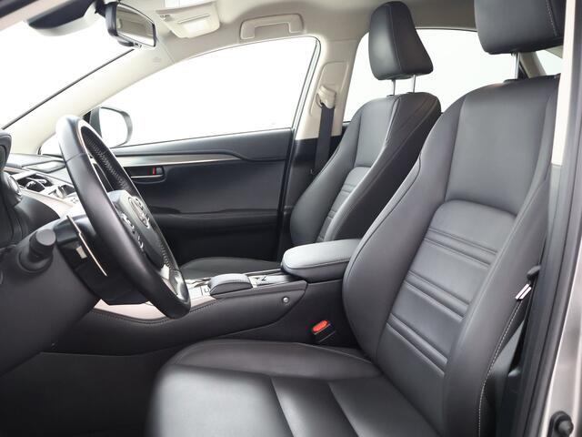 Lexus NX 300h AWD Luxury Line | Dealeronderhouden | Premium uitgevoerd | Stoelverwarming |
