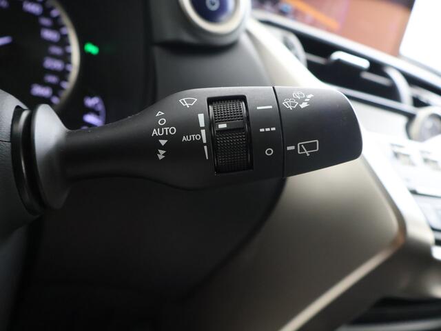 Lexus NX 300h AWD Luxury Line | Dealeronderhouden | Premium uitgevoerd | Stoelverwarming |