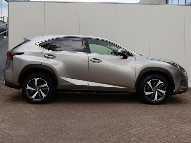 Lexus NX 300h AWD President Line | Panoramadak | Mark Levinson | Stoelventilatie