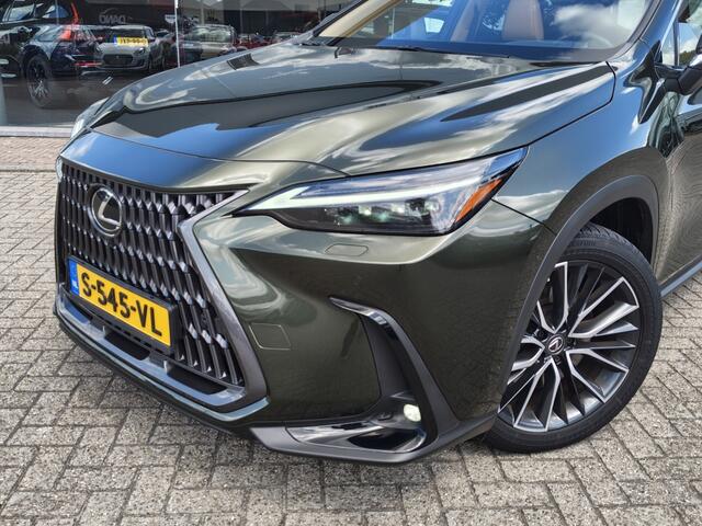 Lexus NX 450h+ AWD Executive Line | Schuif- Kanteldak | 20'' Velgen | HUD