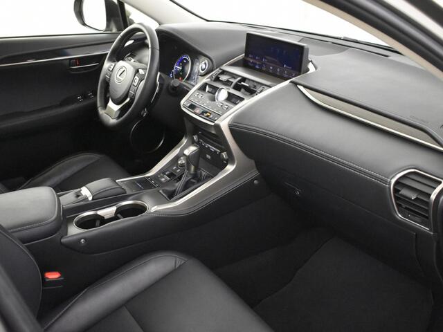 Lexus NX 300h AWD President Line / Mark Levinson / Pano / Trekhaak